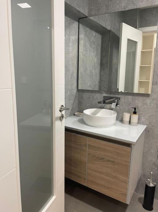 Lovely 2 Bedroom Apartment In South Lisbon Barreiro  Exteriör bild